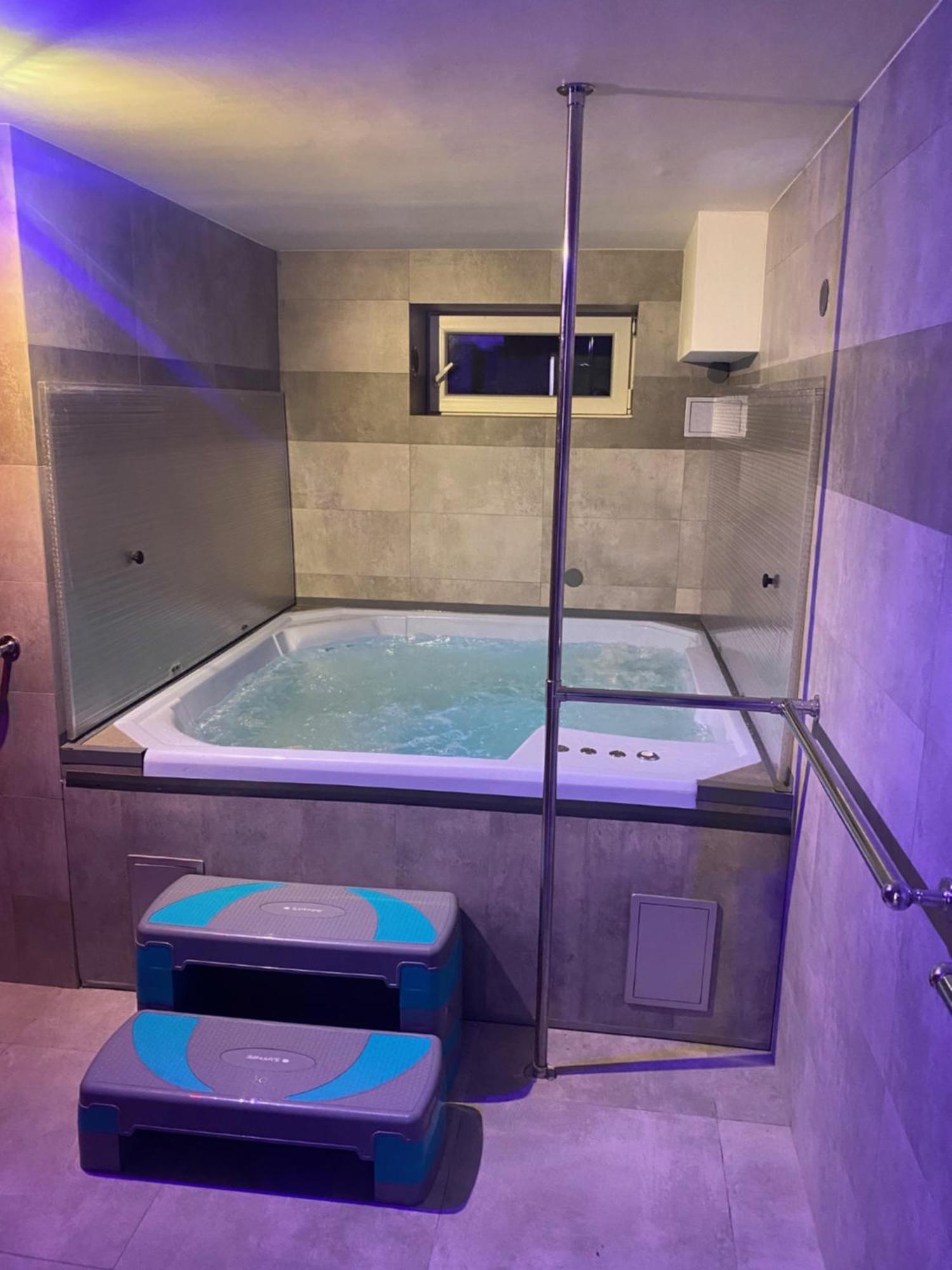 Apartment B2 Basen I Sosnówka